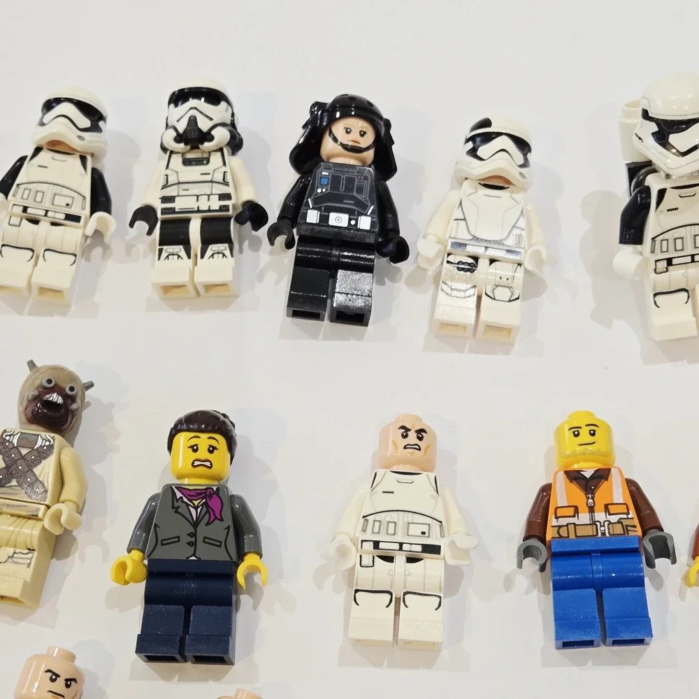 Lego see pictured